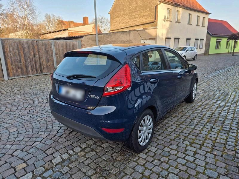 Gebraucht Ford Fiesta 60 PS (44 kW) 2009 Blau Kleinwagen