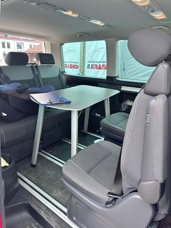 Usado VW Multivan 2014 Rojo Monovolumen