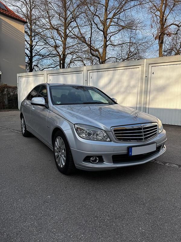 Silber Gebraucht 2008 Mercedes C200 Limousine | 6.999 € (Fairer Preis) - Bild 1/4