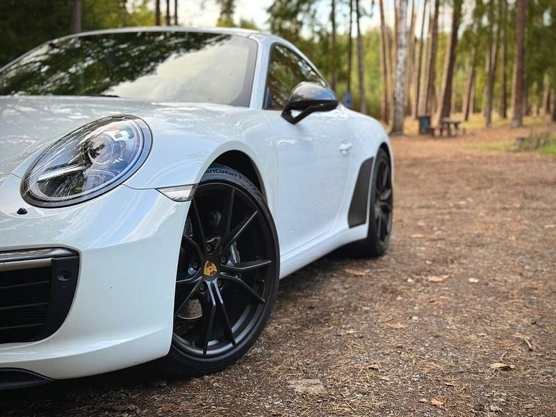 Weiß Gebraucht 2018 Porsche 911 Carrera T Coupé | 99.991 € (Fairer Preis) - Bild 1/4