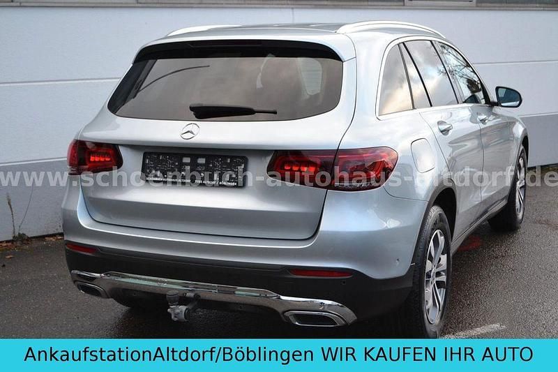 Gebraucht Mercedes GLC200 163 PS (119 kW) 2021 Silber metallic SUV