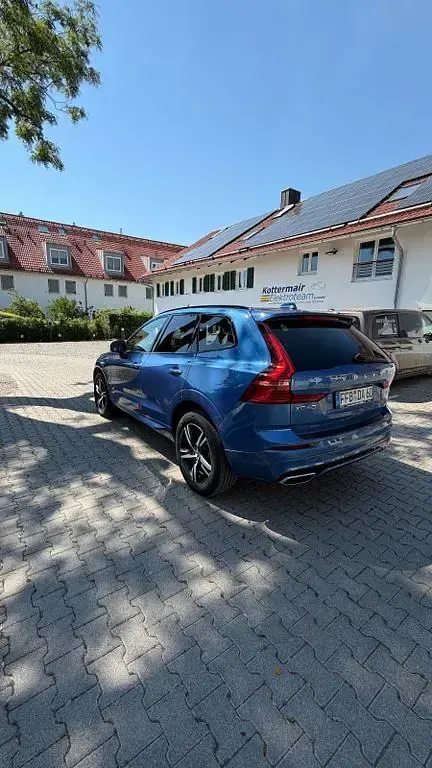Gebraucht Volvo XC60 R-Design 235 PS (172 kW) 2020 Blau SUV