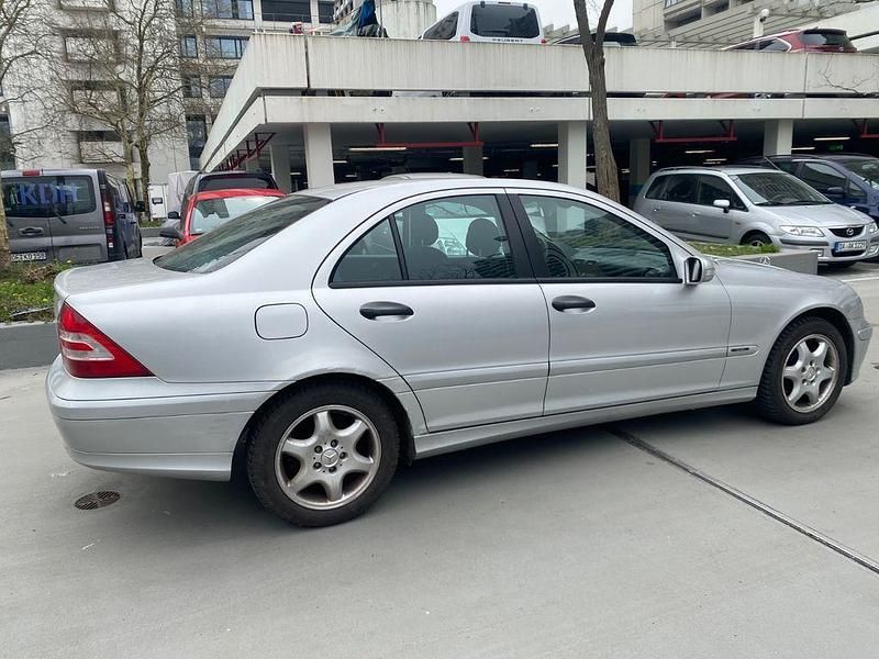 Gebraucht Mercedes C200 122 PS (89 kW) 2004 Other Limousine