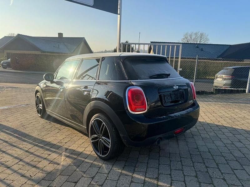 Gebraucht Mini Cooper D 116 PS (85 kW) 2017 Schwarz Kleinwagen
