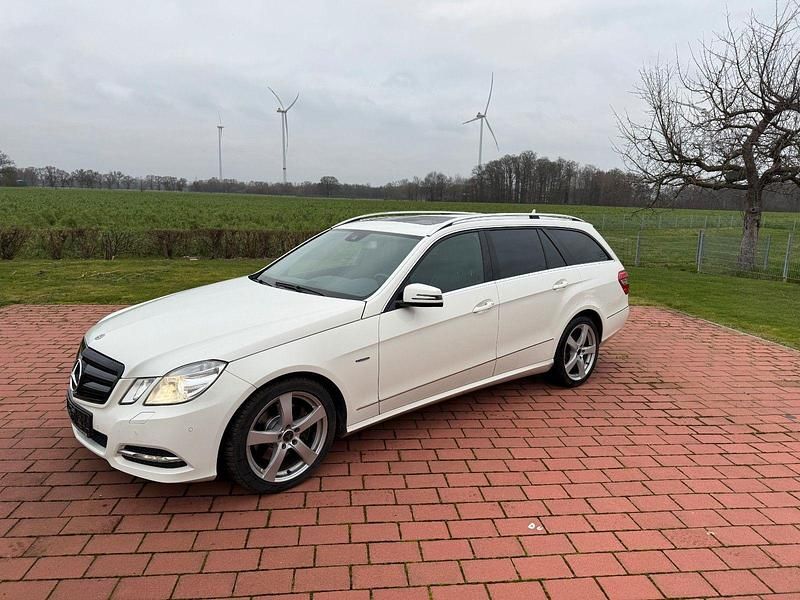 Gebraucht Mercedes E350 265 PS (194 kW) 2011 Weiß Kombi