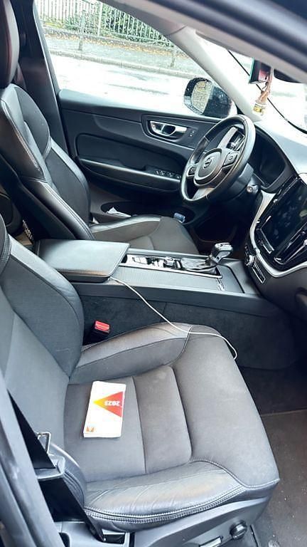 Schwarz Gebraucht 2018 Volvo XC60 Momentum SUV | 21.500 € (Etwas zu teuer) - Bild 1/4
