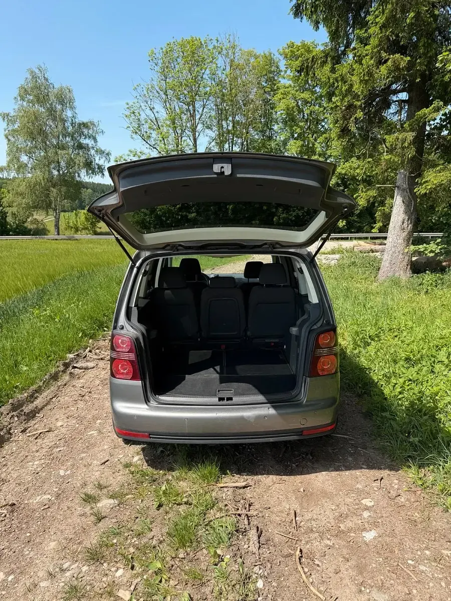 Gebraucht VW Touran 140 PS (102 kW) 2008 Silber Van / Kleinbus