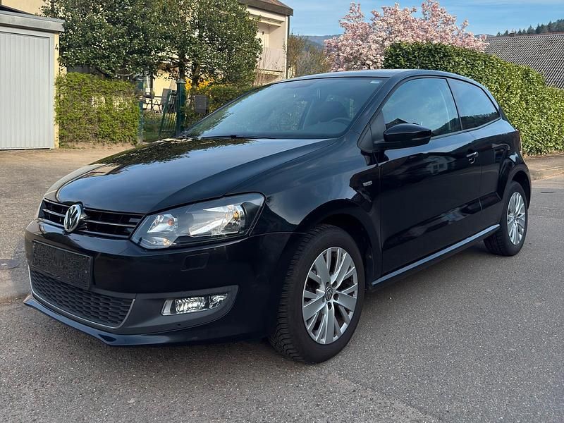 Gebraucht VW Polo Life 60 PS (44 kW) 2013 Schwarz Kleinwagen