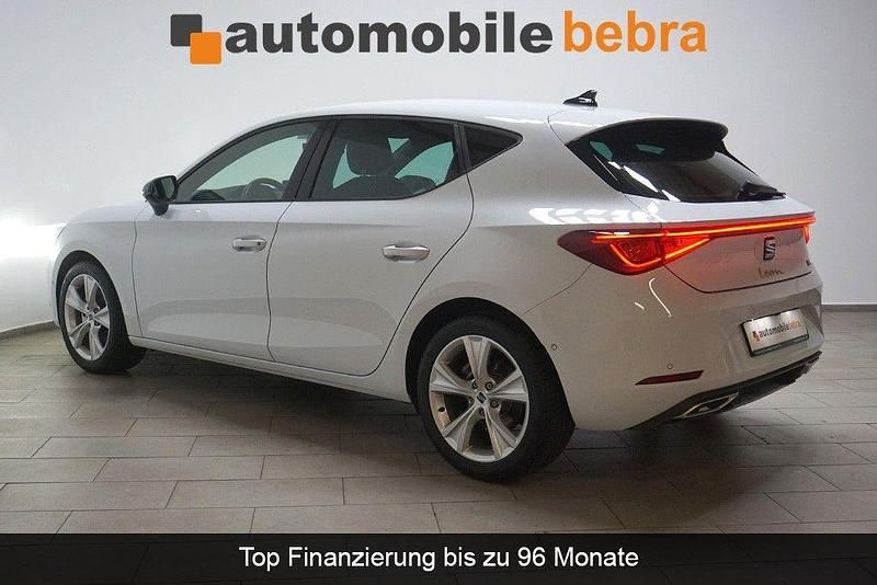 Second-hand Seat Leon FR 116 CP (85 kW) 2025 Alb Berlinǎ