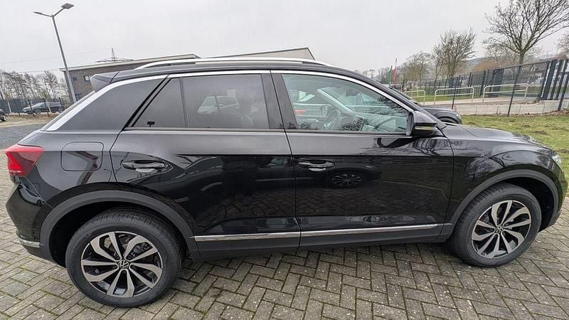 Neu VW T-Roc Style 150 PS (110 kW) 2025 Schwarz SUV
