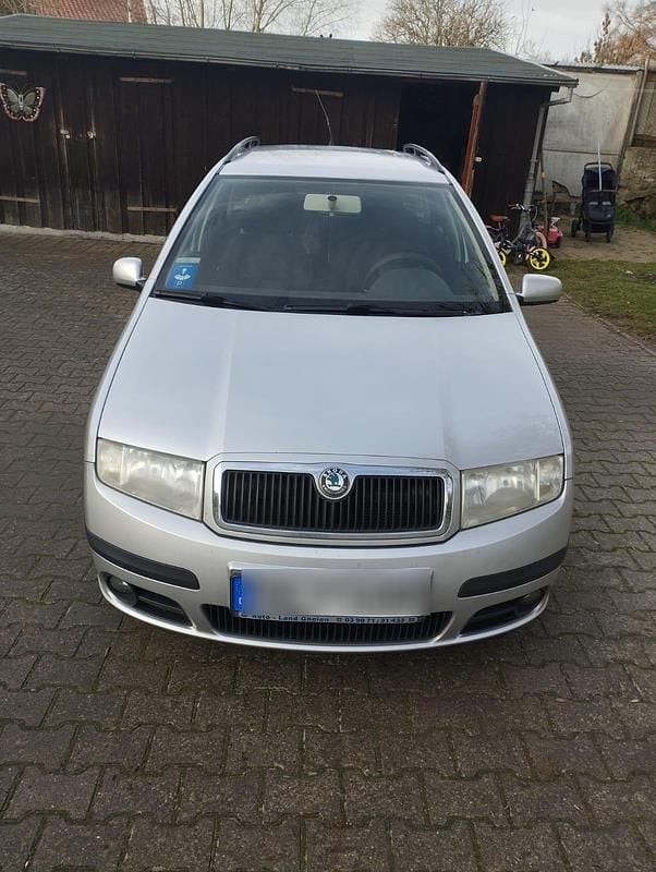 Silber Gebraucht 2006 Skoda Fabia Kombi | 350 € (Superpreis) - Bild 1/4