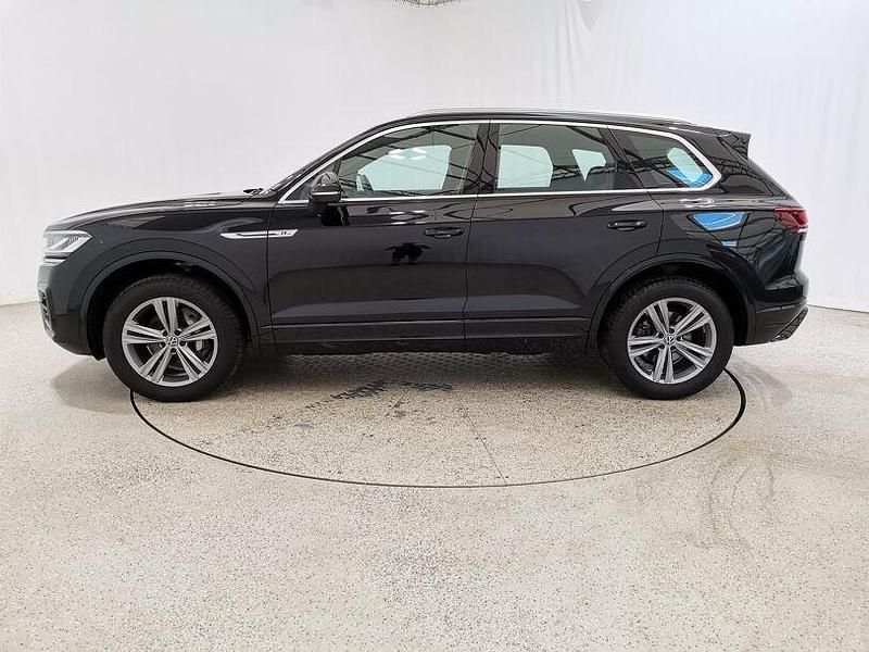 Gebraucht VW Touareg R-line 286 PS (210 kW) 2021 Deep black perleffekt SUV