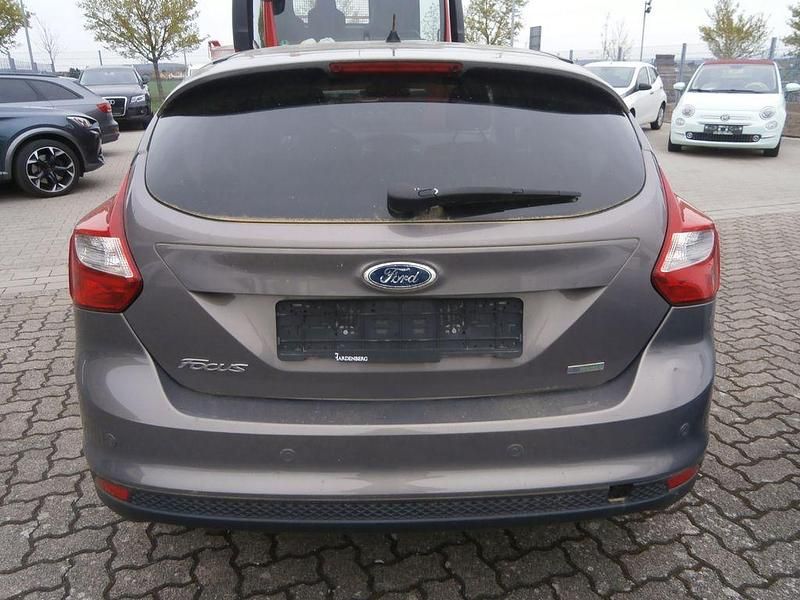 Second-hand Ford Focus 101 CP (74 kW) 2013 Maro Berlinǎ