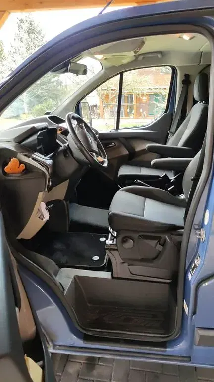 Gebraucht Ford Tourneo 131 PS (96 kW) 2016 Blau Van / Kleinbus
