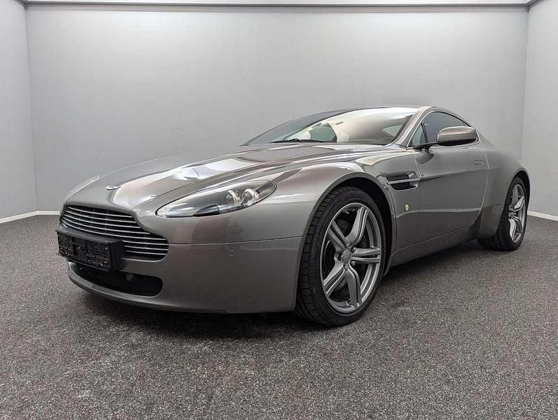 Grau Gebraucht 2008 Aston Martin V8 Coupé | 39.999 € (Fairer Preis) - Bild 1/4