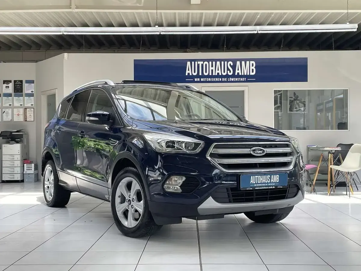 Gebraucht Ford Kuga Titanium 179 PS (131 kW) 2017 Blazerblau SUV
