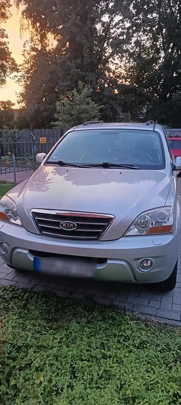 Grau Gebraucht 2009 Kia Sorento 2 SUV | 5.300 € (Guter Preis) - Bild 1/4