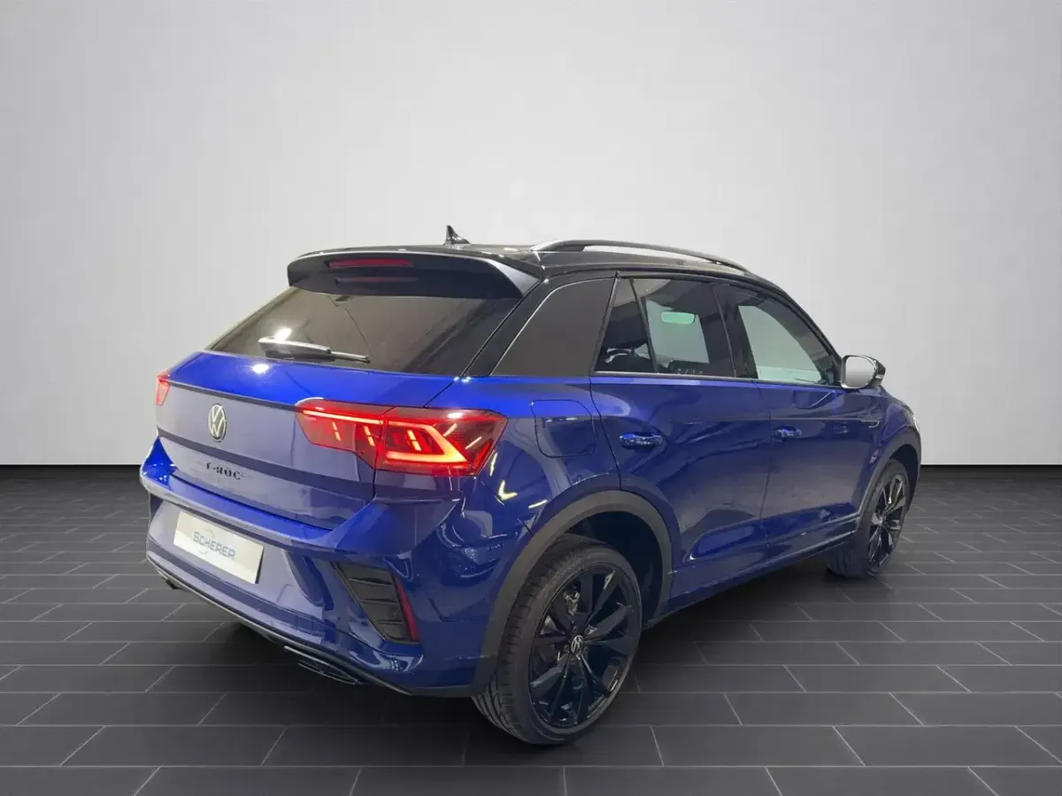 Second-hand VW T-Roc R-line 150 CP (110 kW) 2024 Albastru SUV
