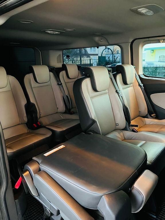 Gebraucht Ford Tourneo 245 PS (180 kW) 2017 Schwarz Van / Kleinbus