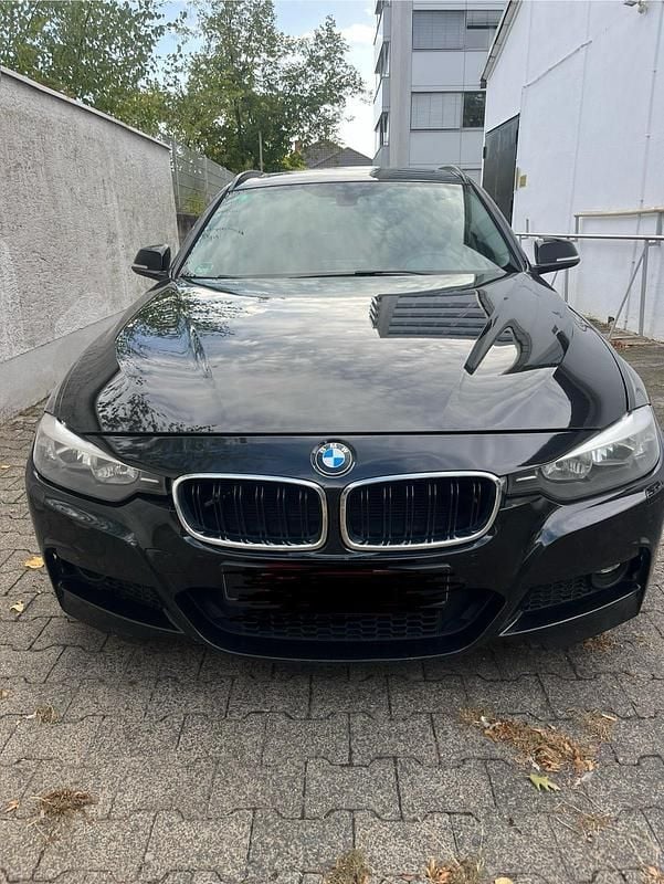 Schwarz Gebraucht 2012 BMW 330 Kombi | 7.800 € (Guter Preis) - Bild 1/4