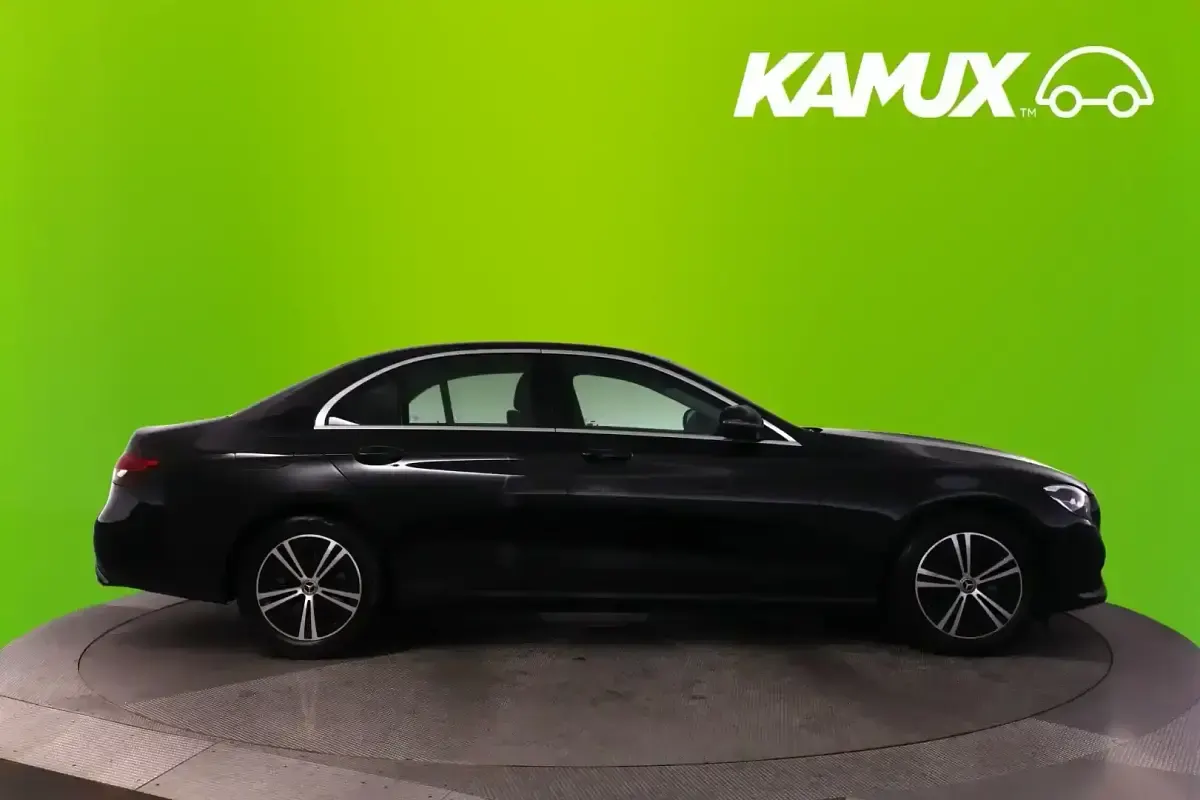 Gebraucht Mercedes 300 Avantgarde 265 PS (194 kW) 2021 Schwarz Limousine