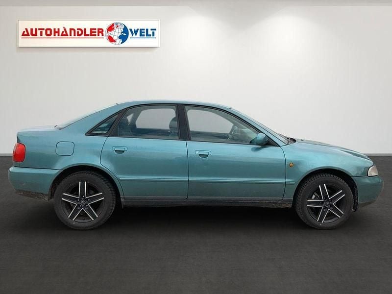 Gebraucht Audi A4 101 PS (74 kW) 1998 Blau Limousine