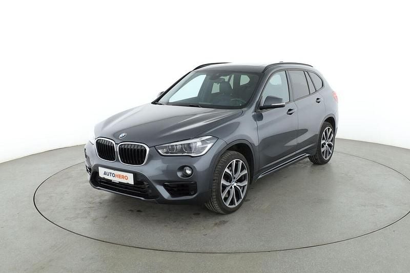 Grau Gebraucht 2018 BMW X1 Sport Line SUV | 24.850 € (Etwas zu teuer) - Bild 1/3