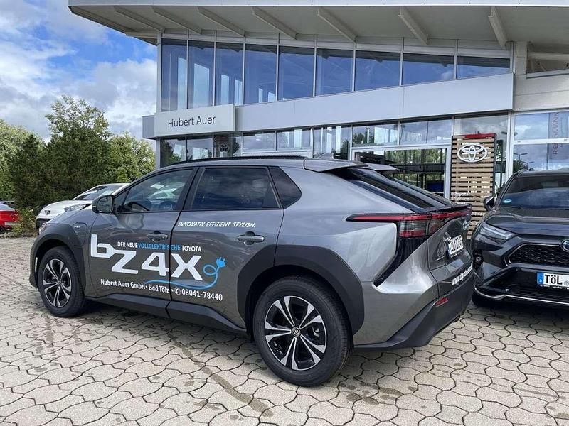 Gebraucht Toyota bZ4X 150 kW (204 PS) 2025 Palladiumsilber metallic SUV