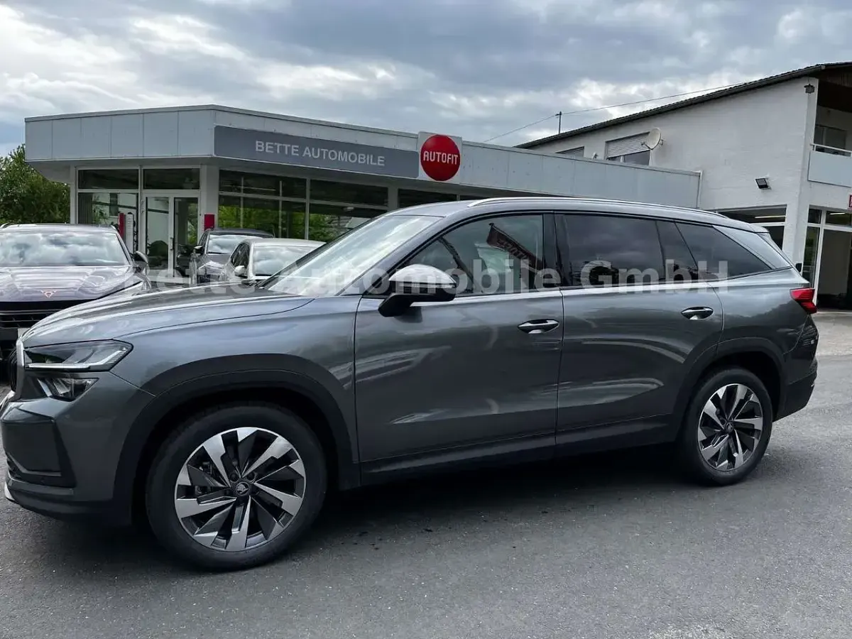 Neu Skoda Kodiaq Selection 150 PS (110 kW) 2026 Grau SUV