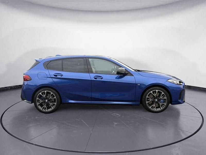 Gebraucht BMW M135 Performance 300 PS (220 kW) 2025 Blau Kleinwagen