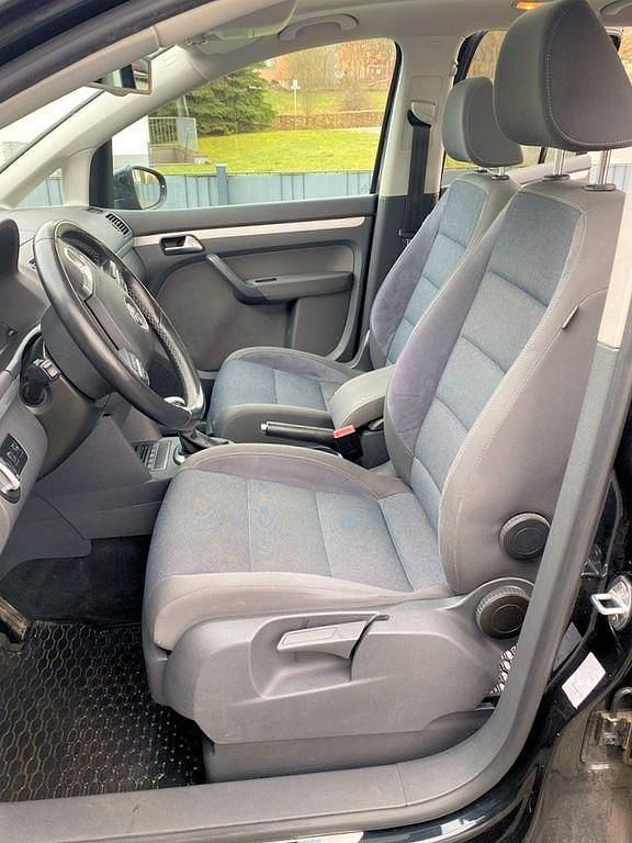 Gebraucht VW Touran Style 140 PS (102 kW) 2012 Schwarz Van / Kleinbus