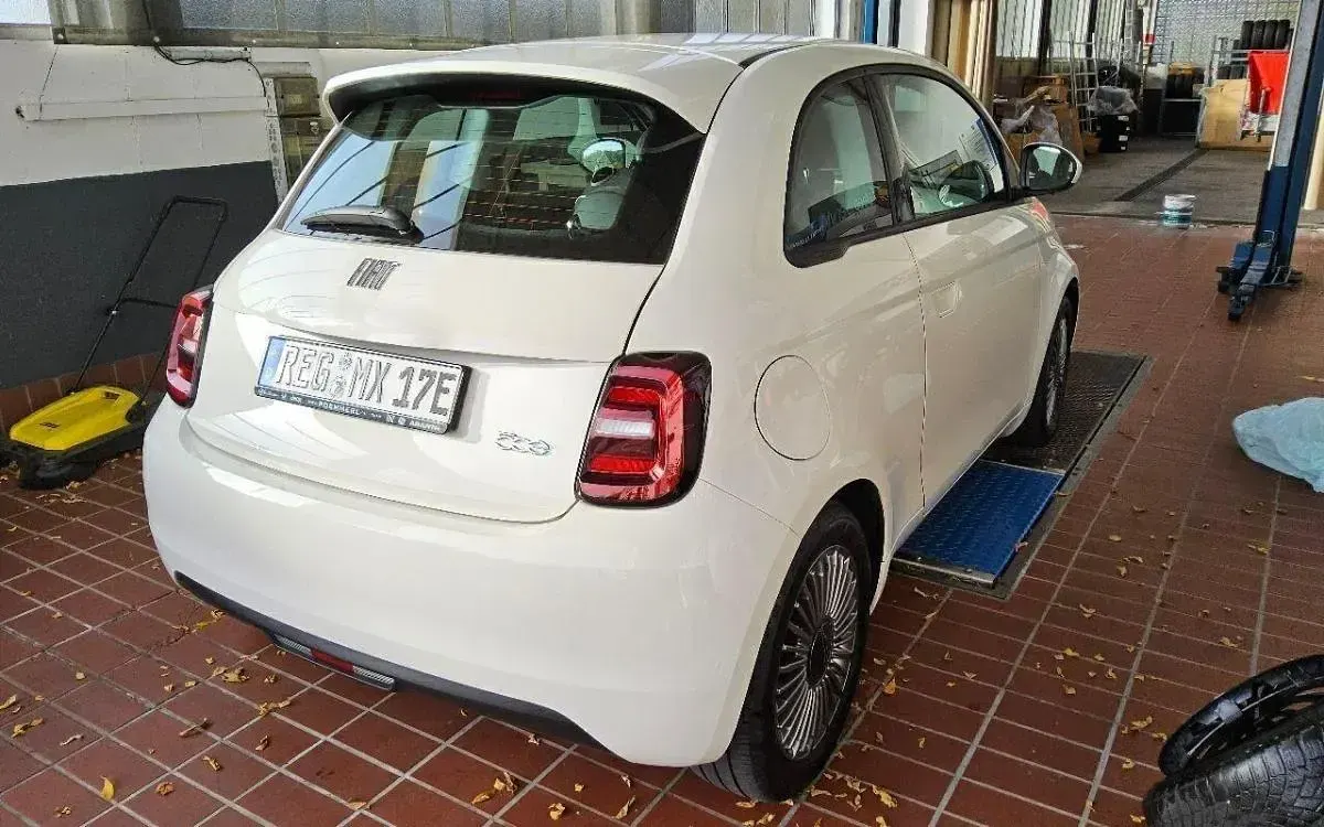 Gebraucht Fiat 500e 88 kW (120 PS) 2023 Weiß Kleinwagen