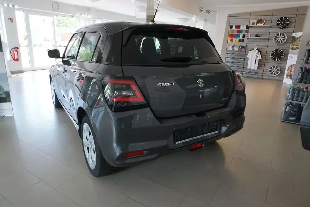 Gebraucht Suzuki Swift Comfort 83 PS (61 kW) 2025 Grau Kleinwagen