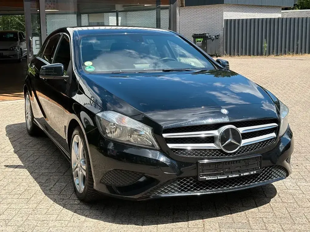 Gebraucht Mercedes A200 Sport 136 PS (100 kW) 2015 Schwarz Kleinwagen