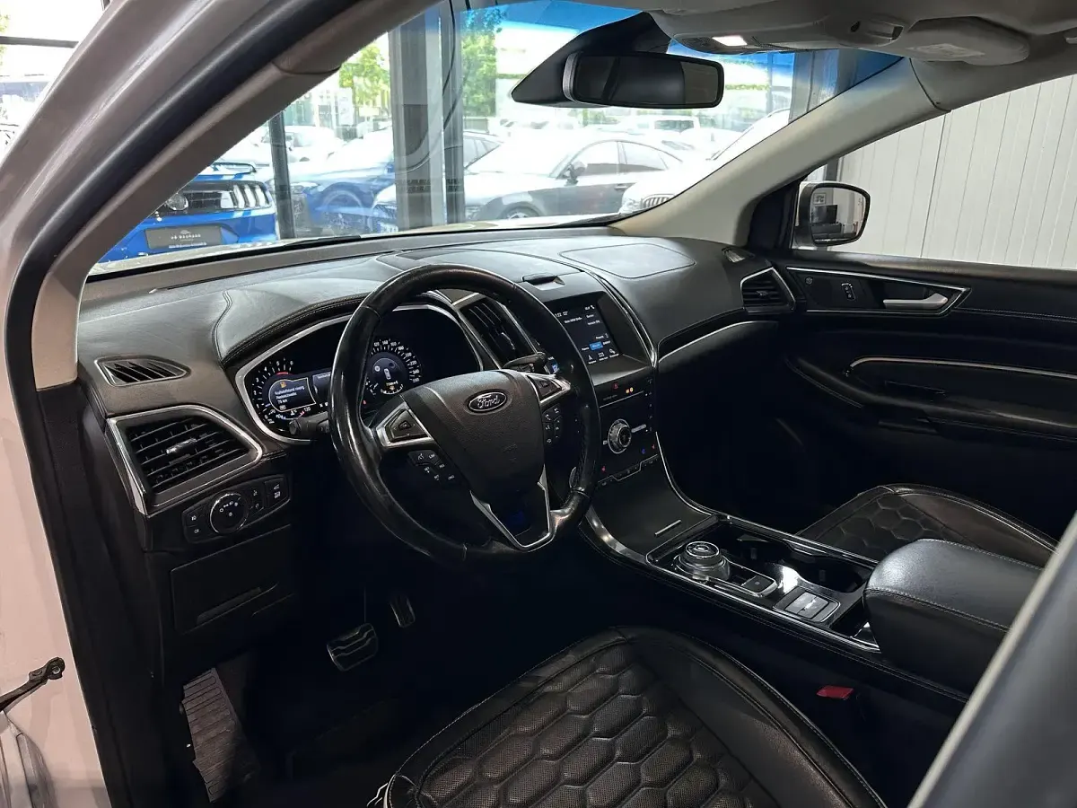 Gebraucht Ford Edge Vignale 238 PS (175 kW) 2019 Weiß SUV