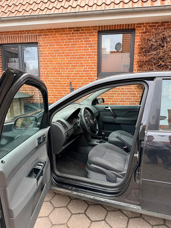 Gebraucht VW Polo 63 PS (46 kW) 2003 Schwarz Kleinwagen