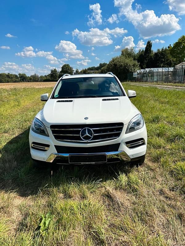 Gebraucht Mercedes ML350 258 PS (189 kW) 2013 Weiß SUV