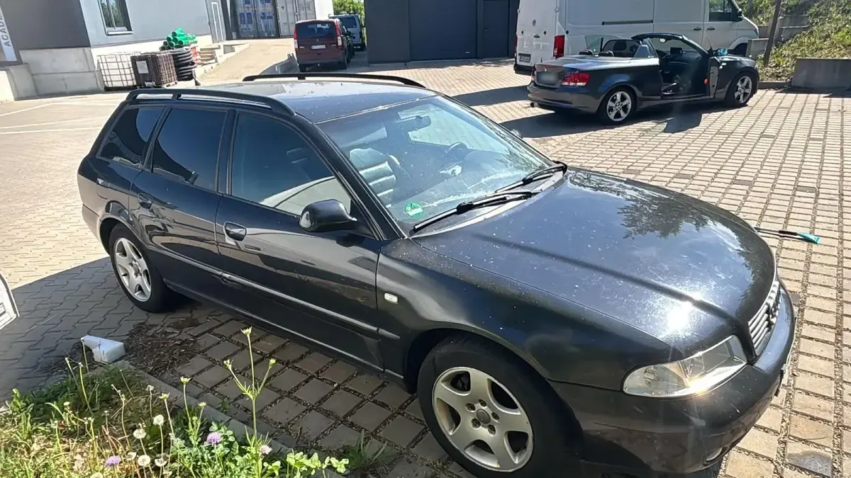 Gebraucht Audi A4 116 PS (85 kW) 2000 Grau Kombi