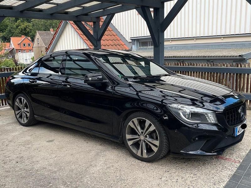 Gebraucht Mercedes CLA180 122 PS (89 kW) 2015 Schwarz Limousine