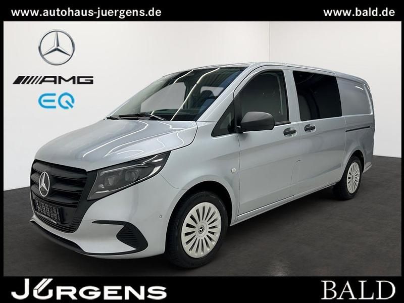 Silber hightechsilber metallic Gebraucht 2024 Mercedes Vito Van / Kleinbus | 53.074 € - Bild 1/4