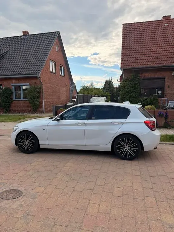 Gebraucht BMW 116 Sport Line 136 PS (100 kW) 2012 Weiß Kleinwagen