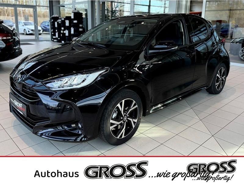 Schwarz Gebraucht 2025 Toyota Yaris Hybrid Team Limousine | 25.248 € (Fairer Preis) - Bild 1/4