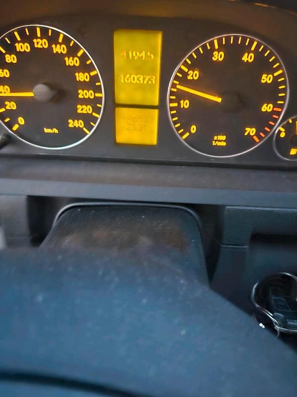 Grau Gebraucht 2004 Mercedes A150 Kleinwagen | 2.000 € (Fairer Preis) - Bild 1/4