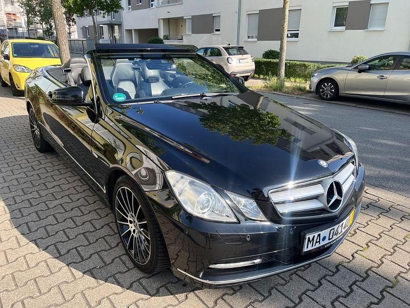 Schwarz Gebraucht 2011 Mercedes E200 Avantgarde Cabrio | 11.500 € (Superpreis) - Bild 1/4
