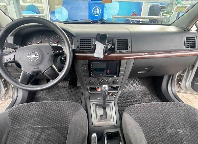 Gebraucht Opel Vectra 147 PS (108 kW) 2003 Grau Limousine