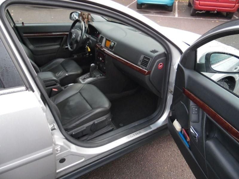 Gebraucht Opel Vectra Elegance 147 PS (108 kW) 2004 Silber Limousine