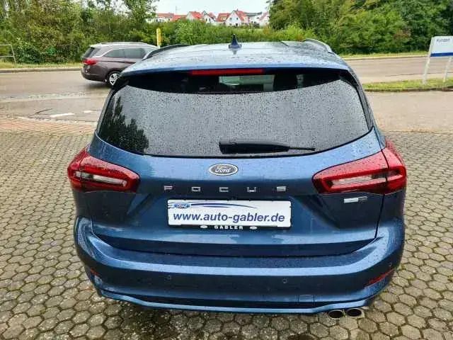 Gebraucht Ford Focus ST-Line X 125 PS (91 kW) 2023 Blau Limousine