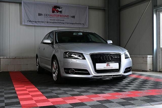 Silber Gebraucht 2011 Audi A3 Sport Limousine | 6.490 € (Fairer Preis) - Bild 1/4