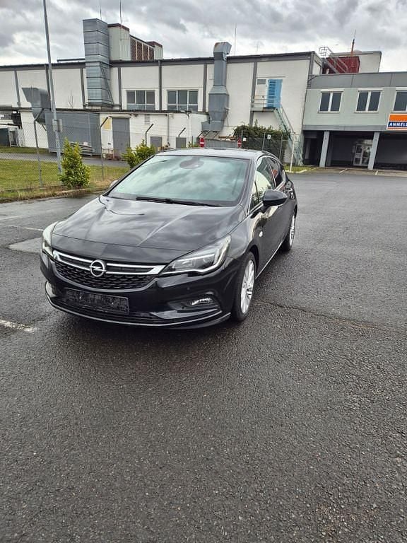 Gebraucht Opel Astra Dynamic 125 PS (91 kW) 2015 Schwarz Limousine