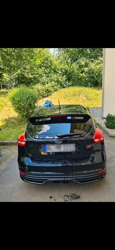 Gebraucht Ford Focus ST 250 PS (183 kW) 2018 Schwarz Limousine